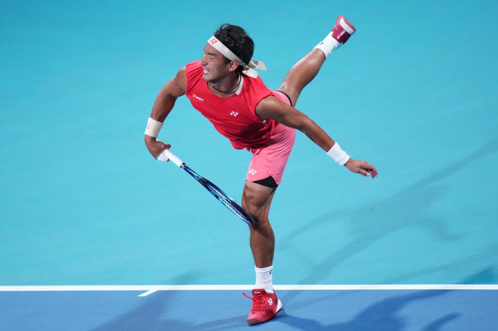 湖人替补球员发挥出色，贡献关键数据