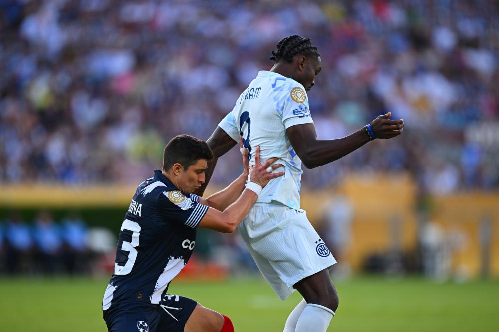 曼联拉什福德末段进球绝杀切尔西